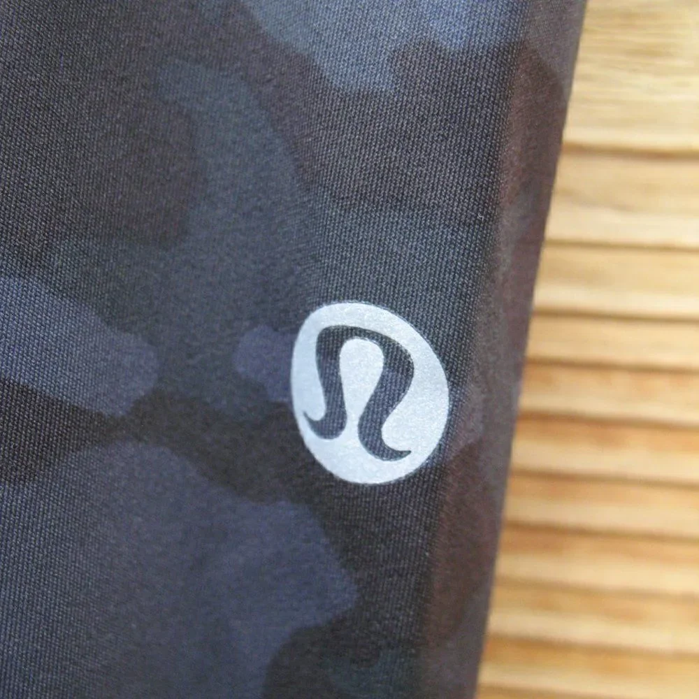Lululemon Womens Camo Fast  Free Tights Size 4